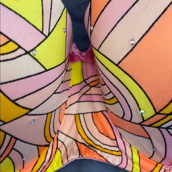 VS PNK/YELO Lightly lined Underwire, Sz, 34DD. - Picture 2 of 6